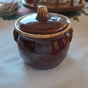 VINTAGE SMALL HULL BROWN POTTERY BEAN POT CROCK W/LID OVEN PROOF USA HOLDS 1 CUP